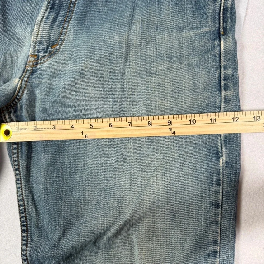 Vintage Y2K Levis 550 Relaxed Fit Jeans 33x30 Blue Denim Medium Wash Tapered Leg